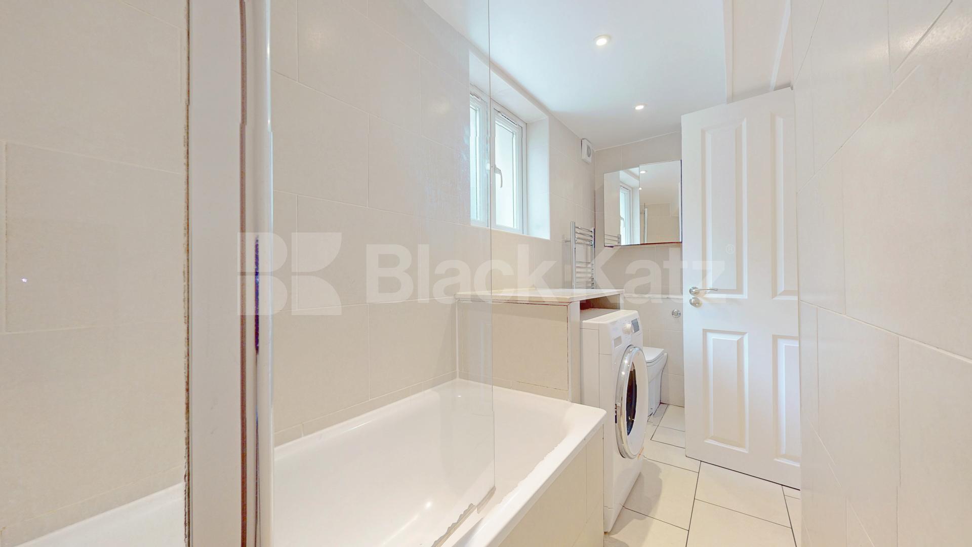 Refurbished Refurbished Two Bedroom Flat in Elegant Period Conversion Rochester Road, Camden